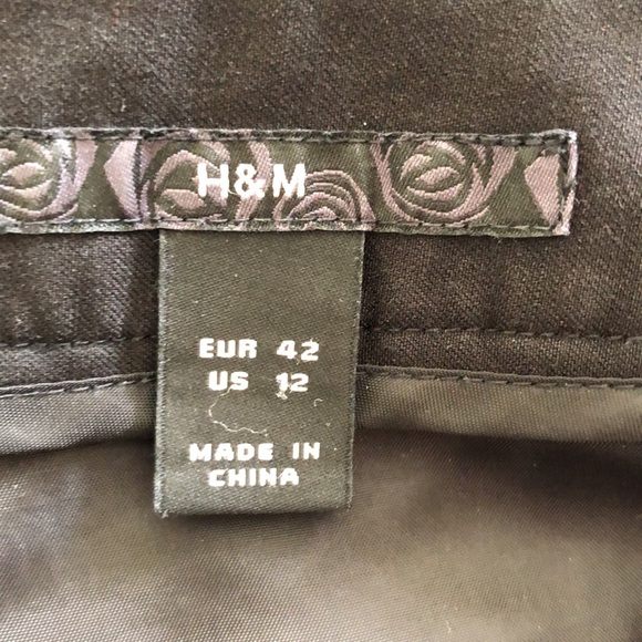 H&M - EUC Crop Dress Pants (12) - Picture 6 of 7